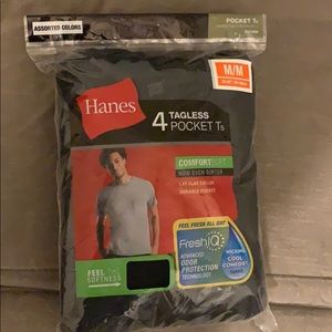 Hanes 4 tagless pocket t’s